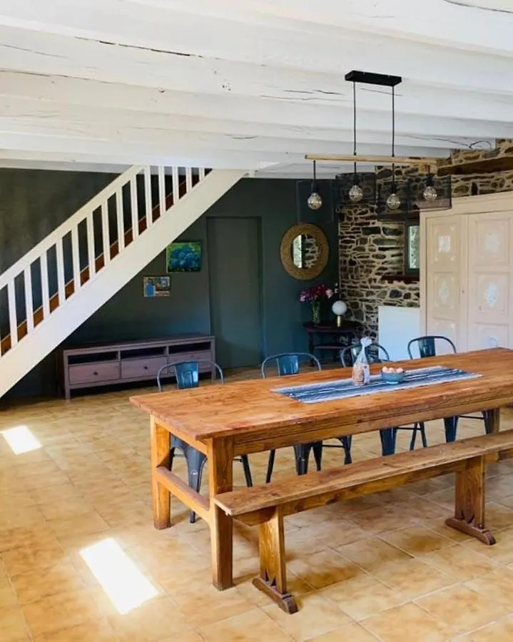 Holiday home Le Domaine De Coat Rogan, Le Gite De 10 Personnes Pommerit-Jaudy France