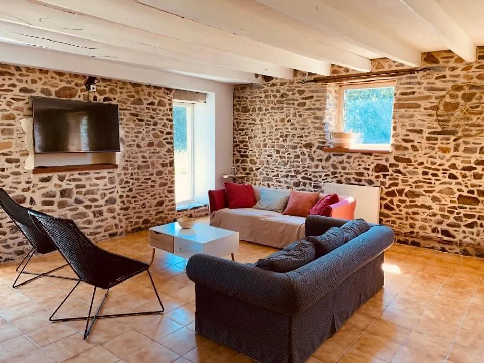 Holiday home Le Domaine De Coat Rogan, Le Gite De 10 Personnes Pommerit-Jaudy